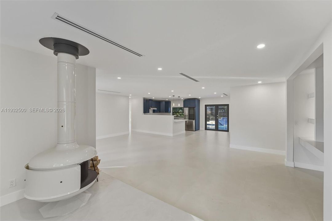 В аренду: $9,000 (4 спален, 3 ванн, 2300 Квадратных фут)