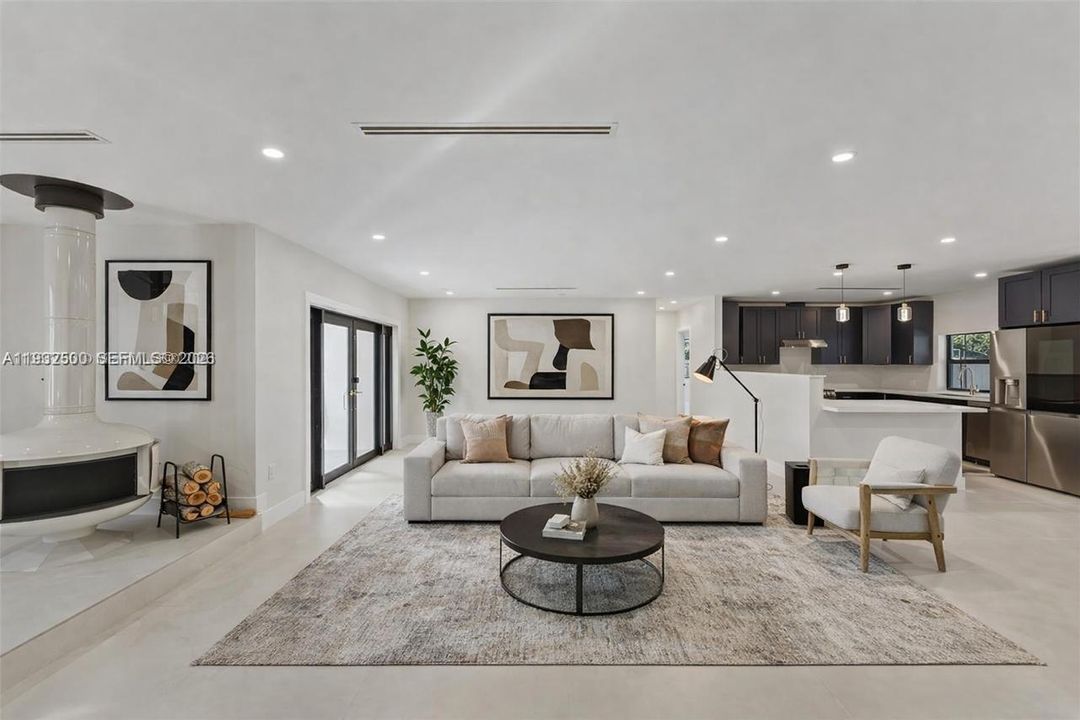 В аренду: $9,000 (4 спален, 3 ванн, 2300 Квадратных фут)