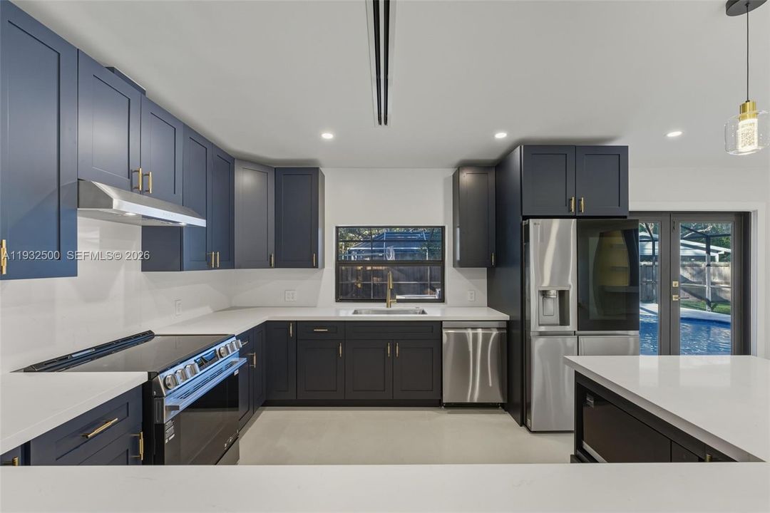 В аренду: $9,000 (4 спален, 3 ванн, 2300 Квадратных фут)