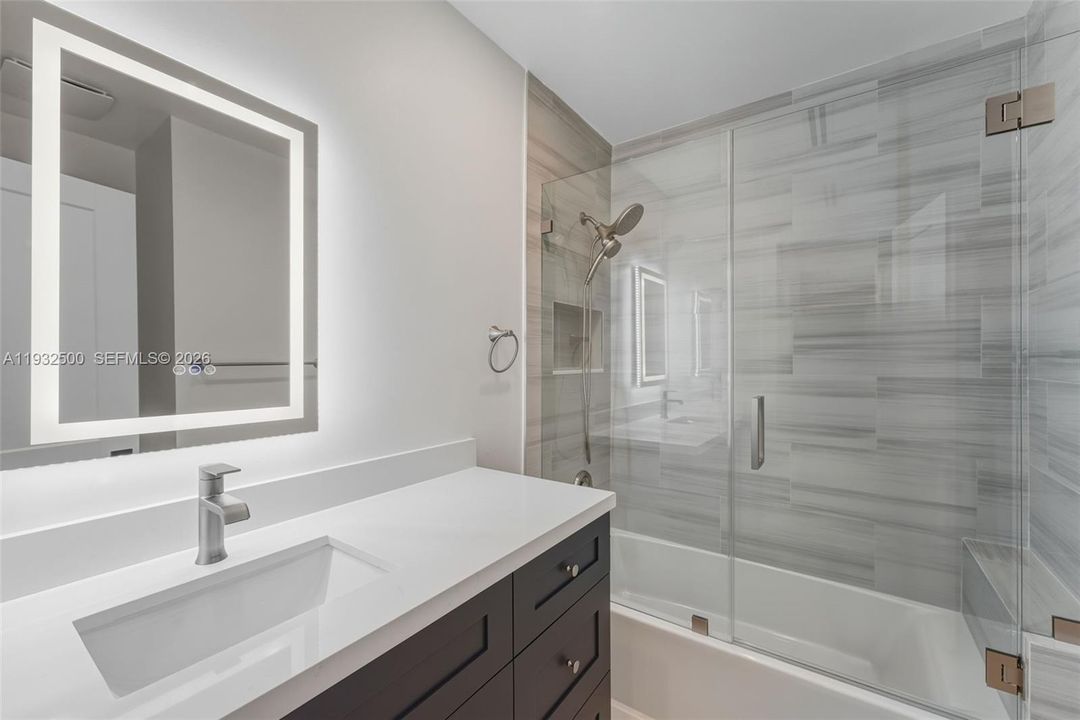 В аренду: $9,000 (4 спален, 3 ванн, 2300 Квадратных фут)