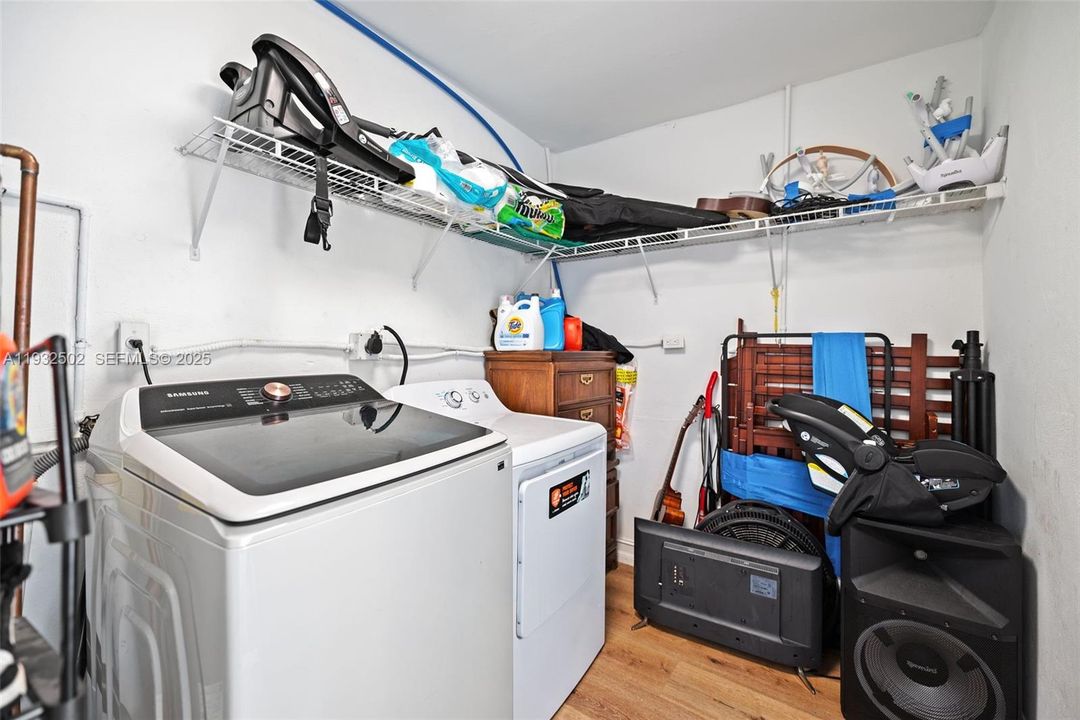 En Venta: $410,000 (2 camas, 1 baños, 780 Pies cuadrados)