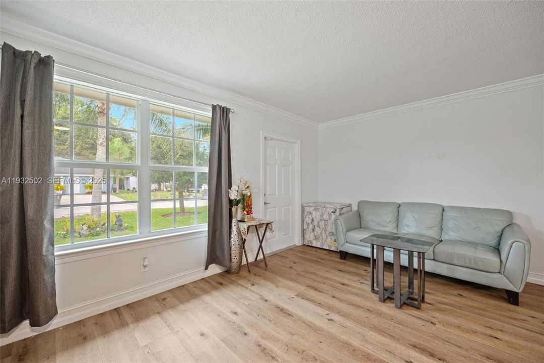 En Venta: $410,000 (2 camas, 1 baños, 780 Pies cuadrados)