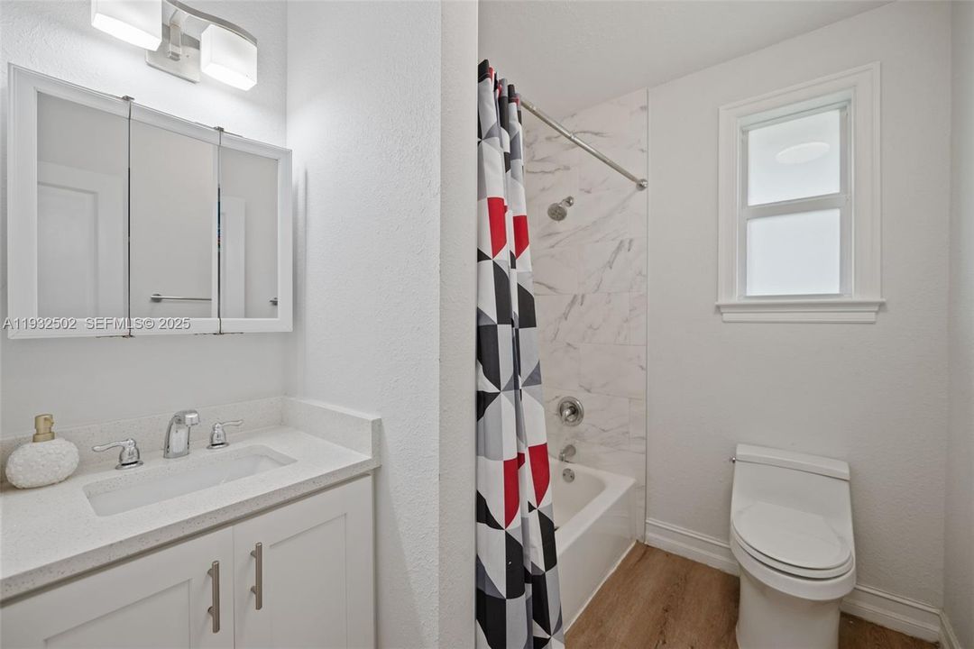 En Venta: $410,000 (2 camas, 1 baños, 780 Pies cuadrados)