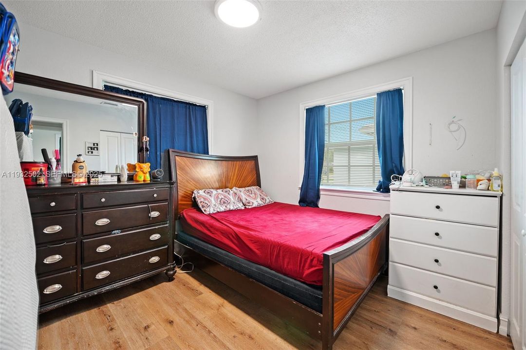 En Venta: $410,000 (2 camas, 1 baños, 780 Pies cuadrados)