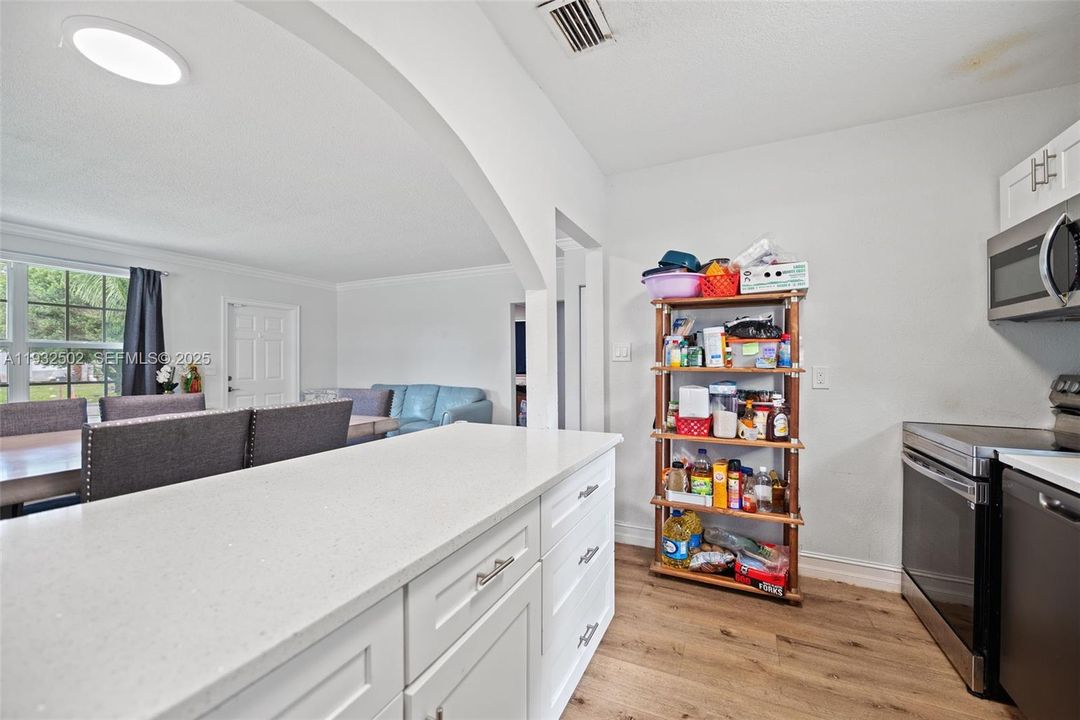 En Venta: $410,000 (2 camas, 1 baños, 780 Pies cuadrados)