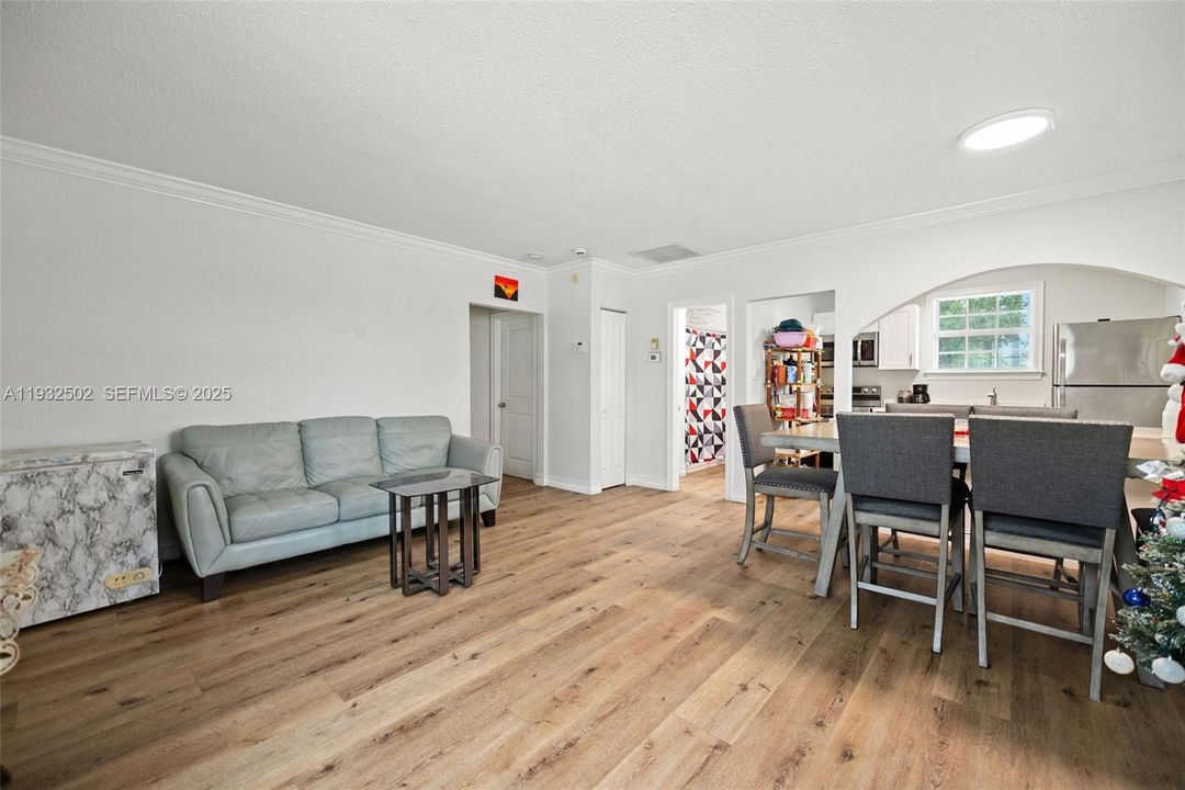 En Venta: $410,000 (2 camas, 1 baños, 780 Pies cuadrados)