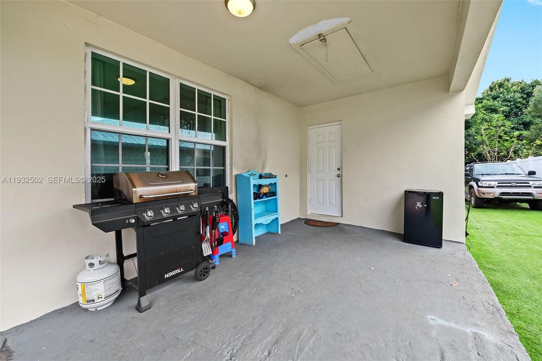 En Venta: $410,000 (2 camas, 1 baños, 780 Pies cuadrados)