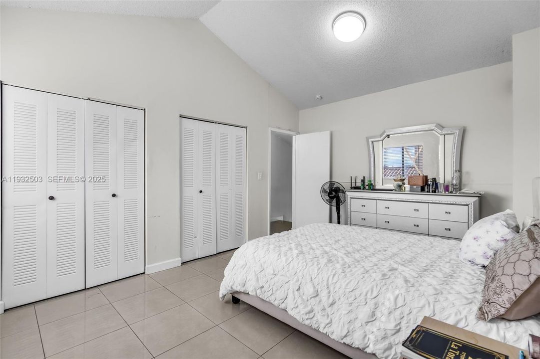 В аренду: $2,400 (3 спален, 2 ванн, 972 Квадратных фут)