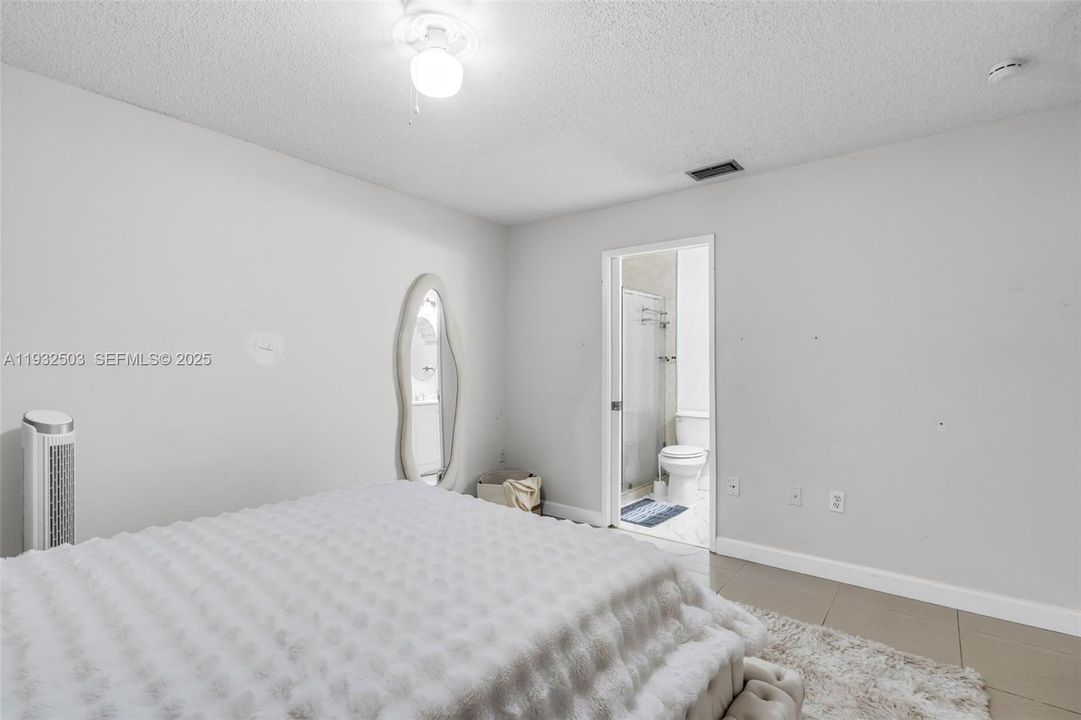 В аренду: $2,400 (3 спален, 2 ванн, 972 Квадратных фут)