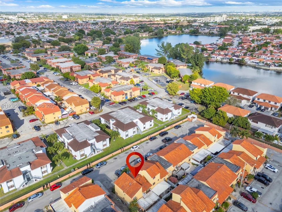 В аренду: $2,400 (3 спален, 2 ванн, 972 Квадратных фут)