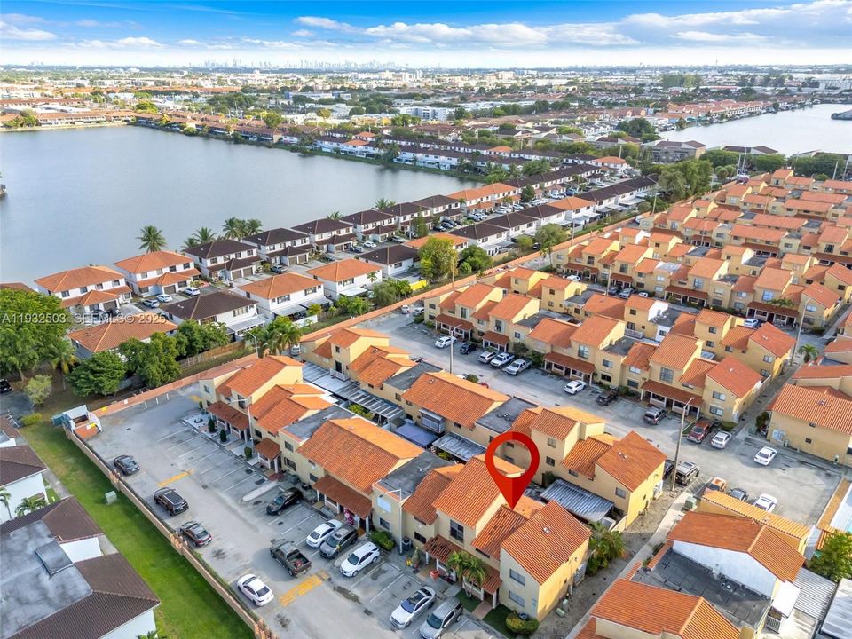 В аренду: $2,400 (3 спален, 2 ванн, 972 Квадратных фут)