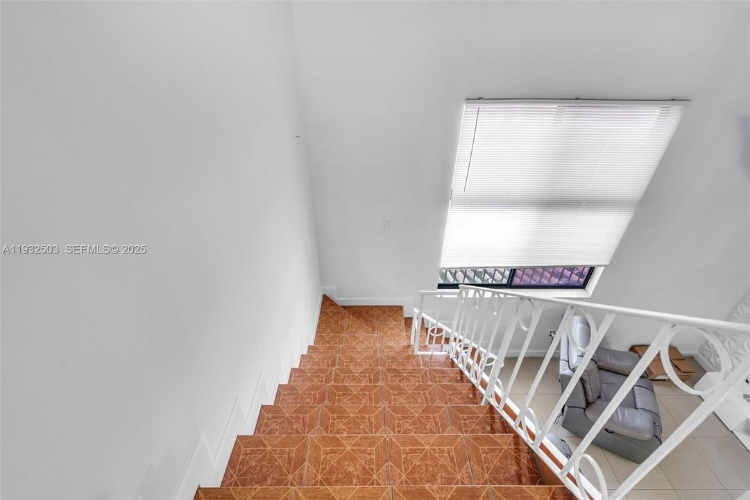 В аренду: $2,400 (3 спален, 2 ванн, 972 Квадратных фут)