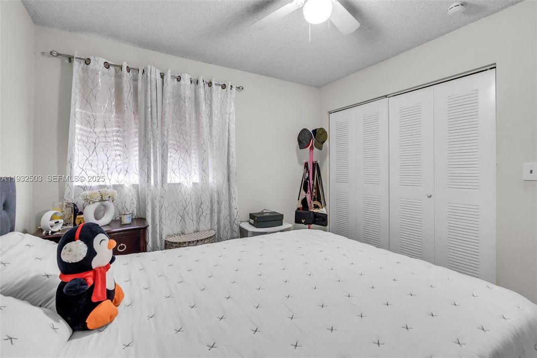 В аренду: $2,400 (3 спален, 2 ванн, 972 Квадратных фут)