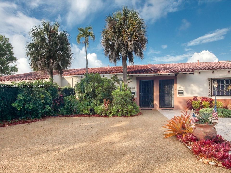 En Venta: $585,000 (2 camas, 2 baños, 1445 Pies cuadrados)