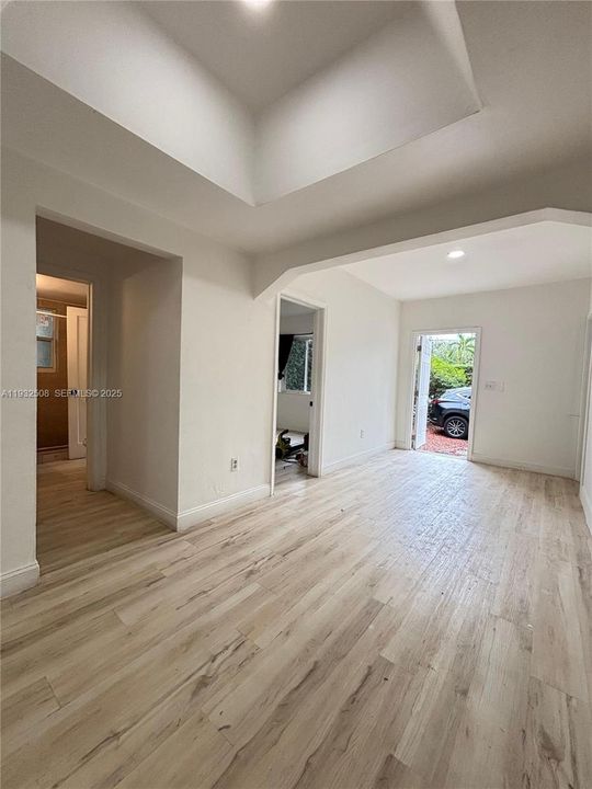 For Rent: $3,200 (3 beds, 1 baths, 2340 Square Feet)