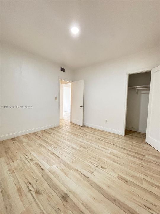 For Rent: $3,200 (3 beds, 1 baths, 2340 Square Feet)