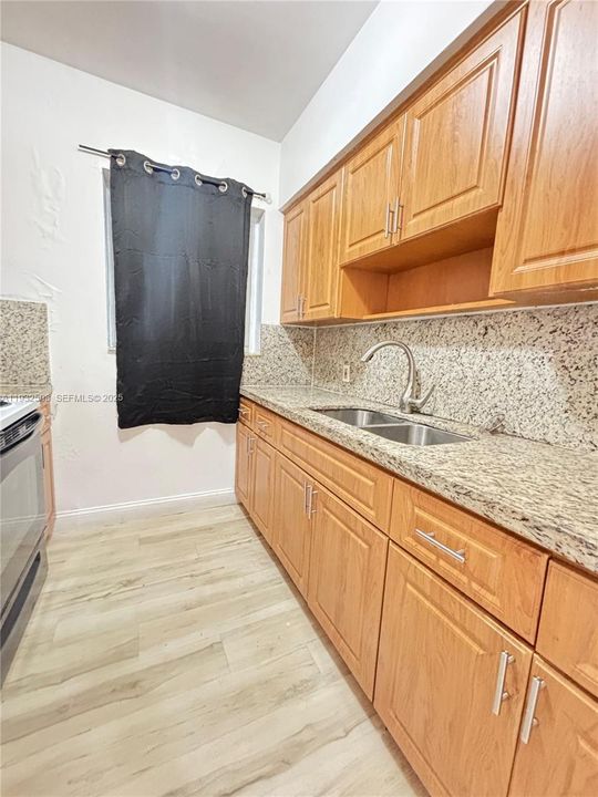 For Rent: $3,200 (3 beds, 1 baths, 2340 Square Feet)