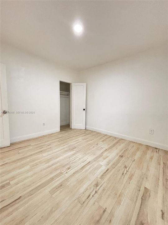 For Rent: $3,200 (3 beds, 1 baths, 2340 Square Feet)
