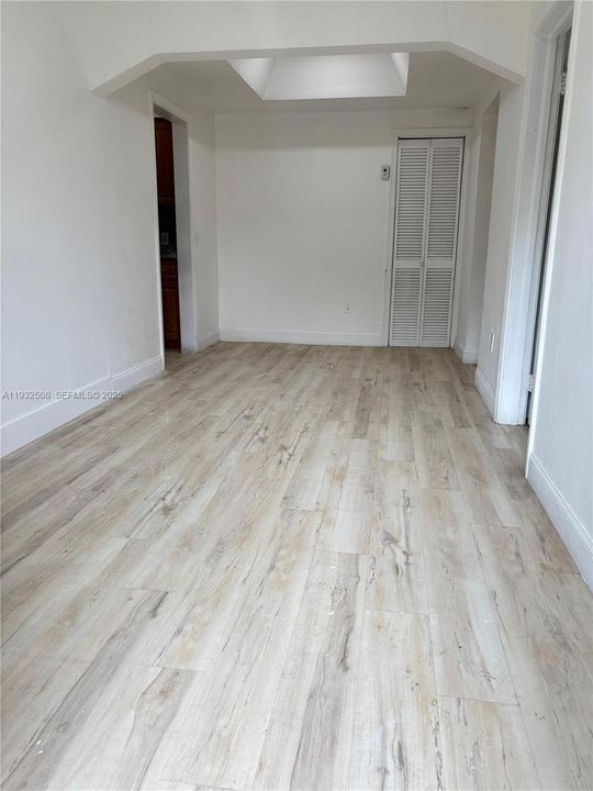 For Rent: $3,200 (3 beds, 1 baths, 2340 Square Feet)