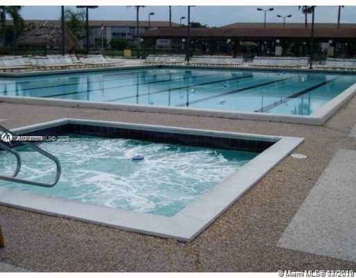 待售: $140,000 (2 贝兹, 1 浴室, 954 平方英尺)