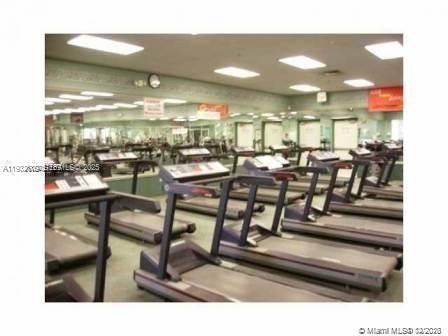 待售: $140,000 (2 贝兹, 1 浴室, 954 平方英尺)