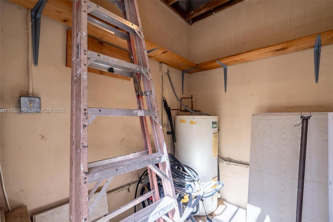 出租: $4,500 (2 贝兹, 2 浴室, 2039 平方英尺)