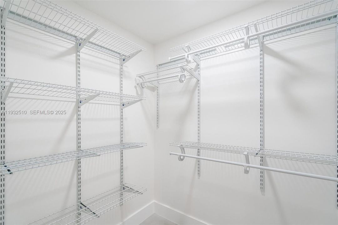 出租: $4,500 (2 贝兹, 2 浴室, 2039 平方英尺)