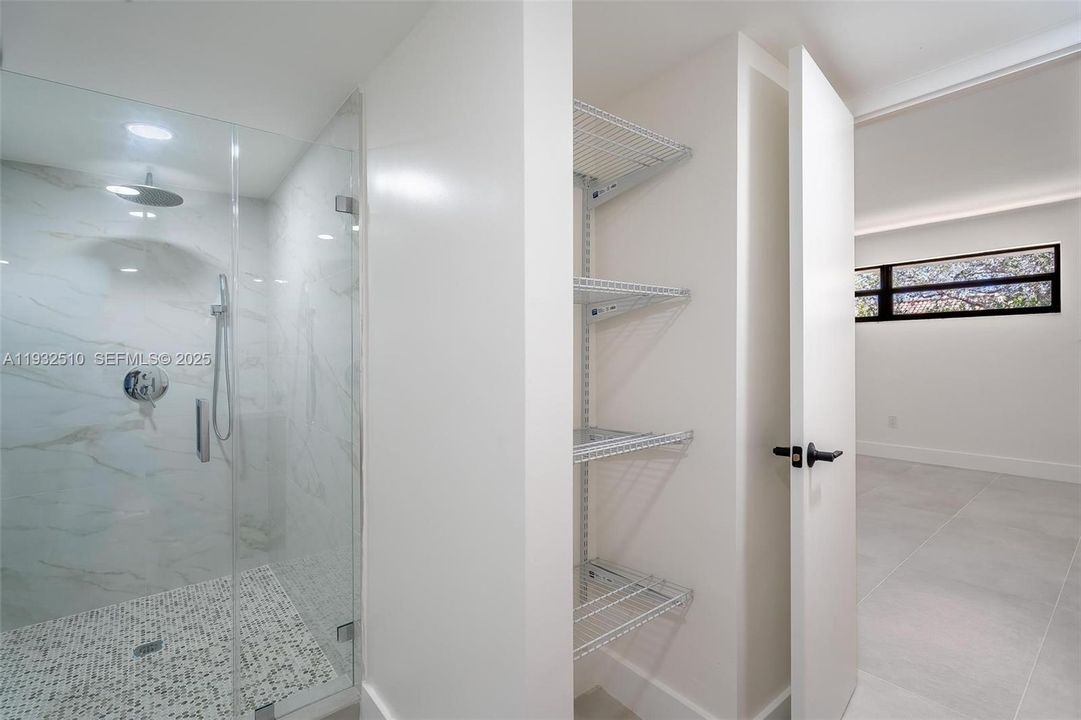 出租: $4,500 (2 贝兹, 2 浴室, 2039 平方英尺)