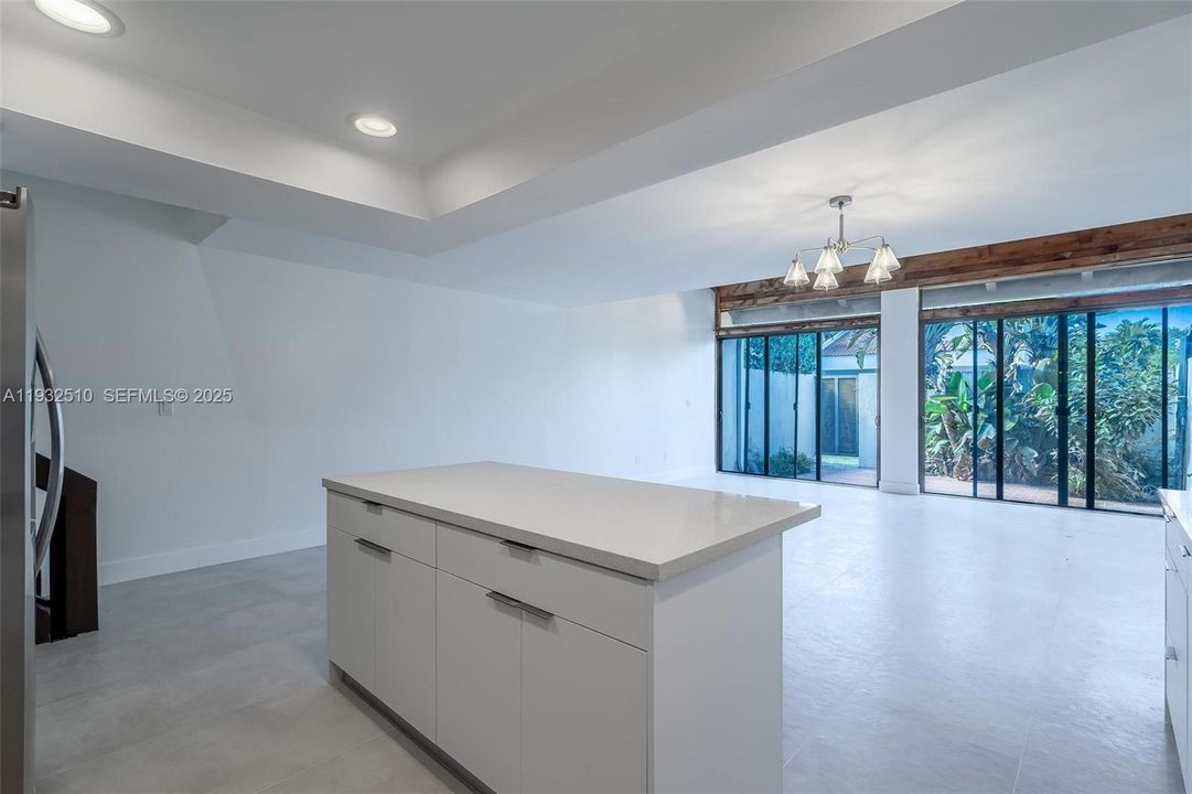 出租: $4,500 (2 贝兹, 2 浴室, 2039 平方英尺)