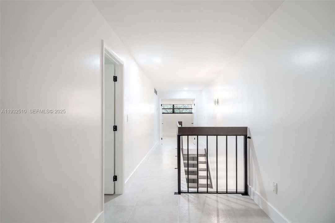 出租: $4,500 (2 贝兹, 2 浴室, 2039 平方英尺)