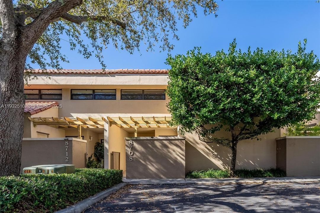 出租: $4,500 (2 贝兹, 2 浴室, 2039 平方英尺)