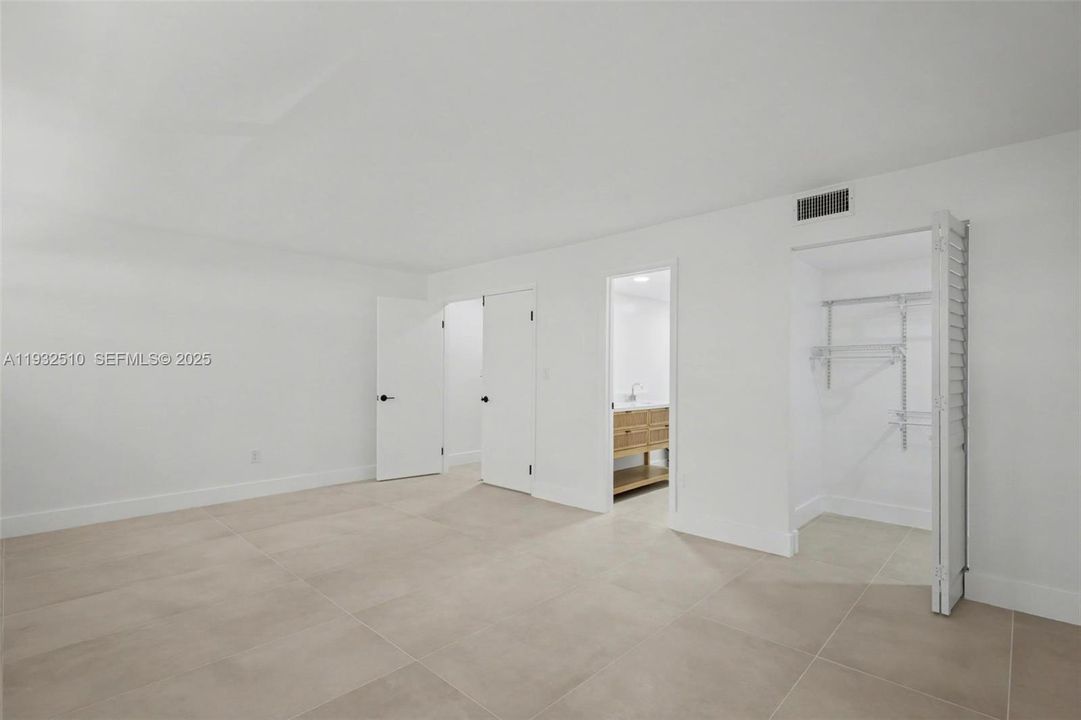 出租: $4,500 (2 贝兹, 2 浴室, 2039 平方英尺)