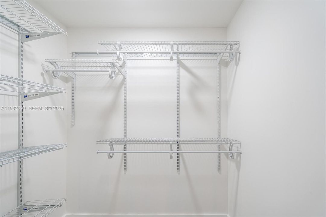 出租: $4,500 (2 贝兹, 2 浴室, 2039 平方英尺)