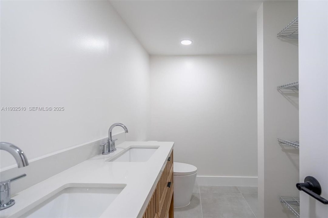 出租: $4,500 (2 贝兹, 2 浴室, 2039 平方英尺)