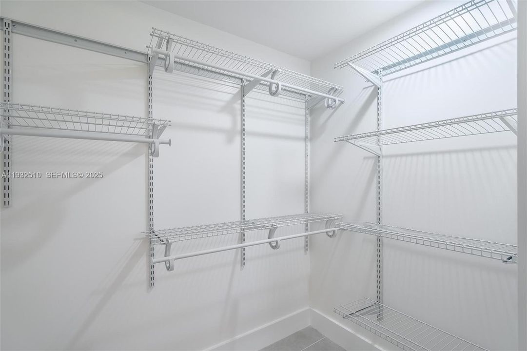 出租: $4,500 (2 贝兹, 2 浴室, 2039 平方英尺)