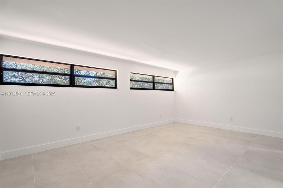 出租: $4,500 (2 贝兹, 2 浴室, 2039 平方英尺)