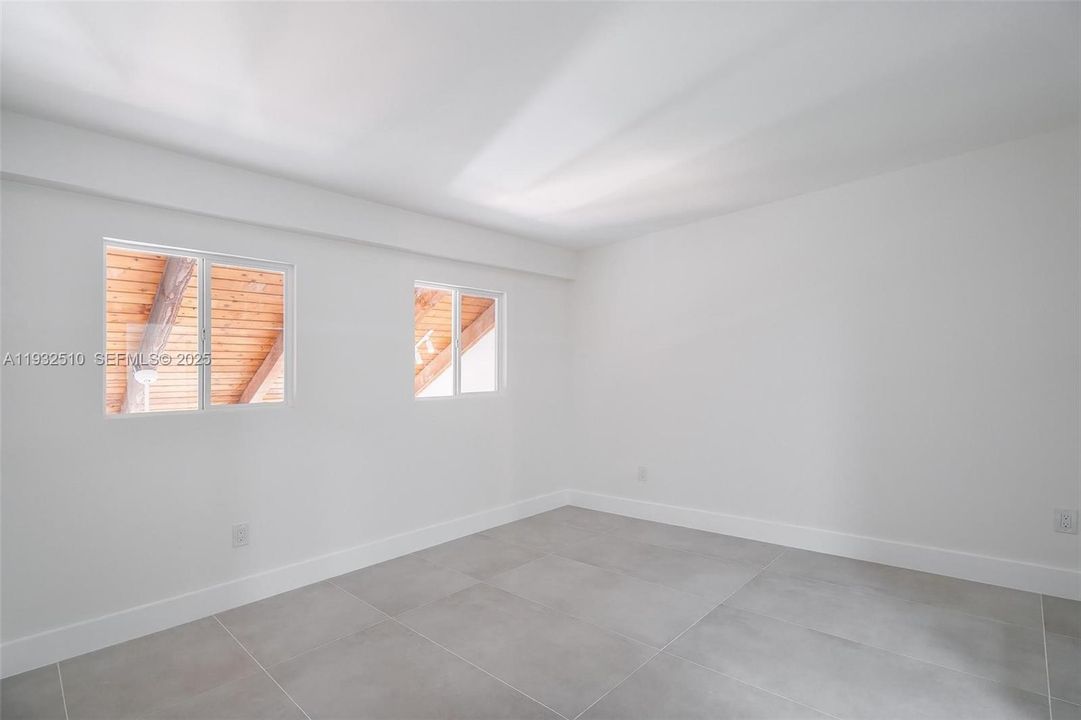 出租: $4,500 (2 贝兹, 2 浴室, 2039 平方英尺)