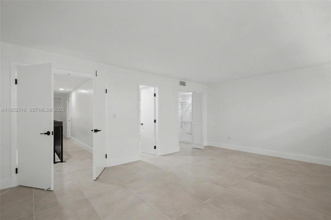 出租: $4,500 (2 贝兹, 2 浴室, 2039 平方英尺)