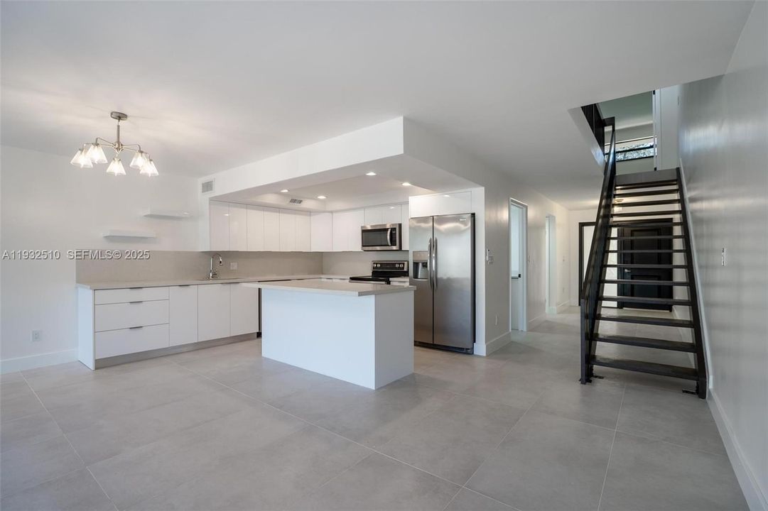 出租: $4,500 (2 贝兹, 2 浴室, 2039 平方英尺)