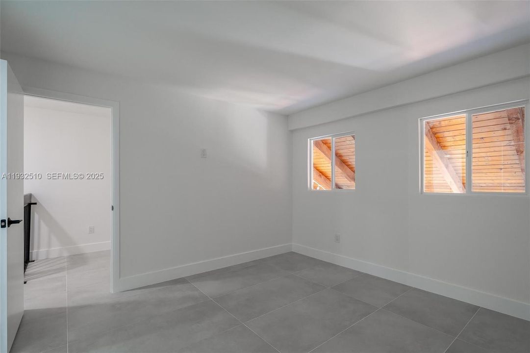 出租: $4,500 (2 贝兹, 2 浴室, 2039 平方英尺)