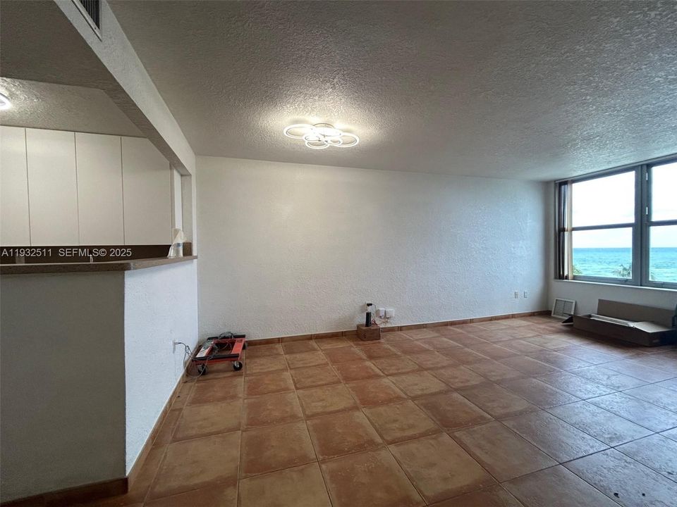 出租: $2,650 (1 贝兹, 1 浴室, 726 平方英尺)