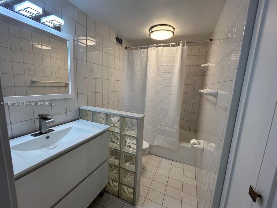 出租: $2,650 (1 贝兹, 1 浴室, 726 平方英尺)