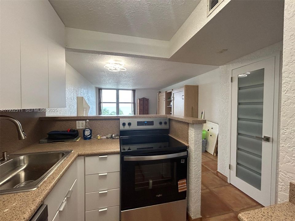 出租: $2,650 (1 贝兹, 1 浴室, 726 平方英尺)