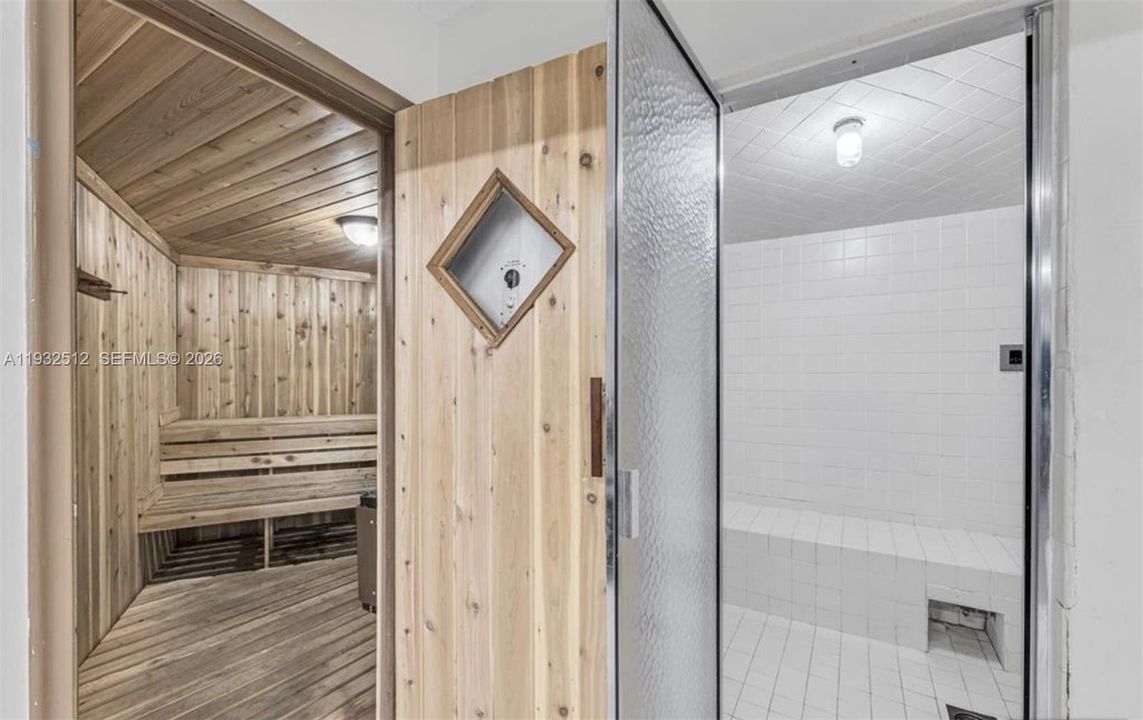 Activo con contrato: $189,900 (2 camas, 2 baños, 975 Pies cuadrados)