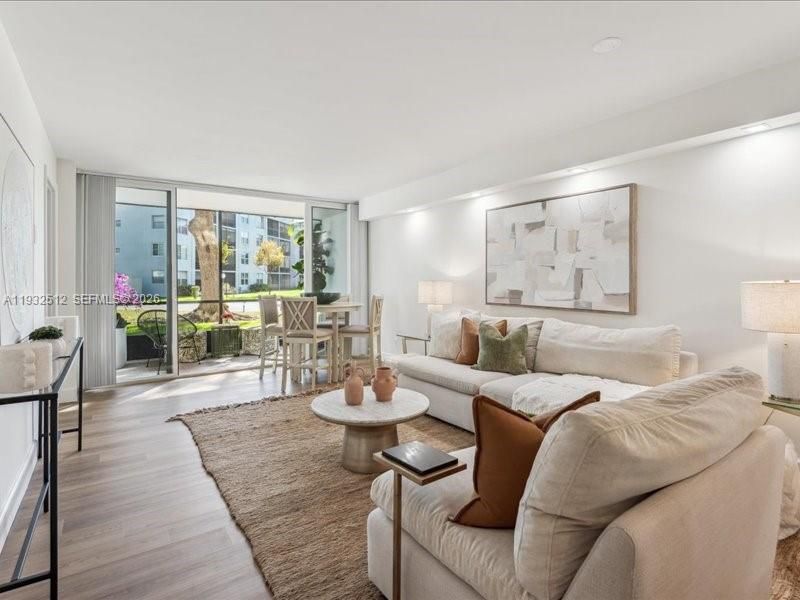 Activo con contrato: $189,900 (2 camas, 2 baños, 975 Pies cuadrados)