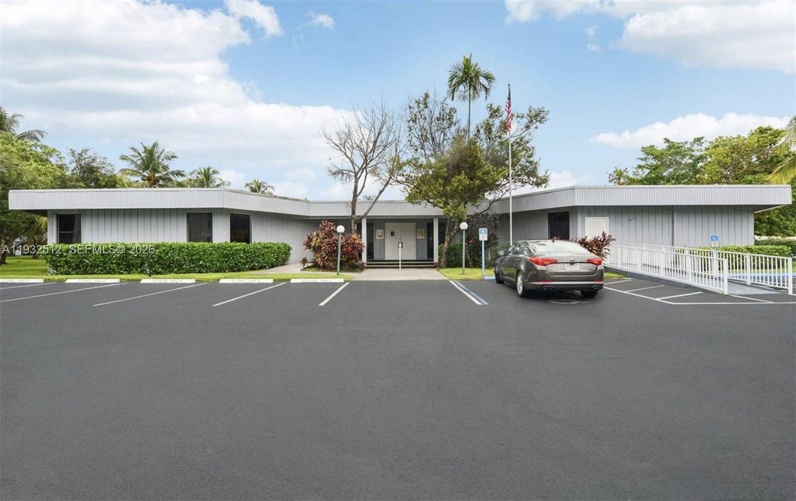 Activo con contrato: $189,900 (2 camas, 2 baños, 975 Pies cuadrados)