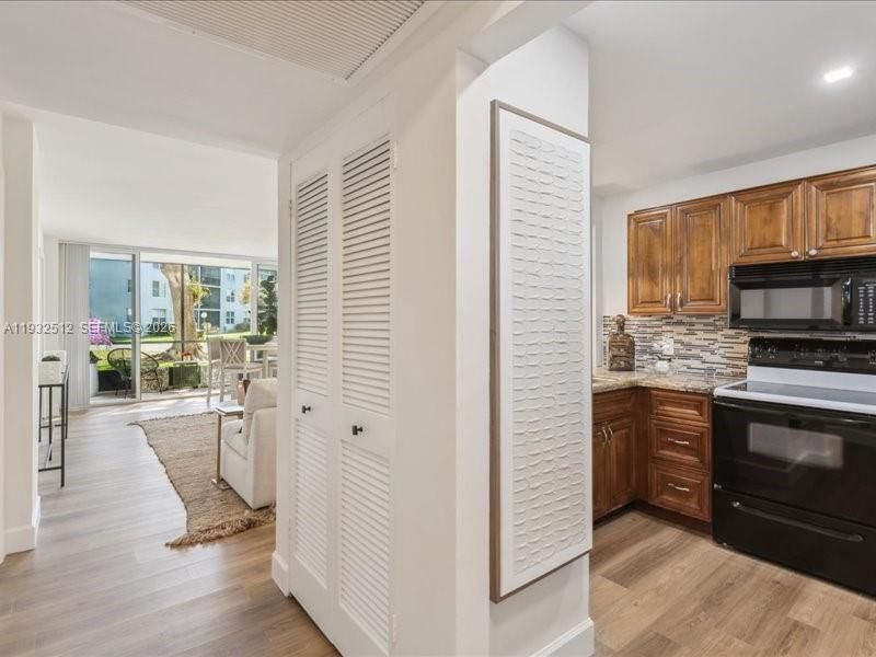Activo con contrato: $189,900 (2 camas, 2 baños, 975 Pies cuadrados)