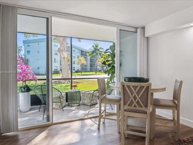 Activo con contrato: $189,900 (2 camas, 2 baños, 975 Pies cuadrados)