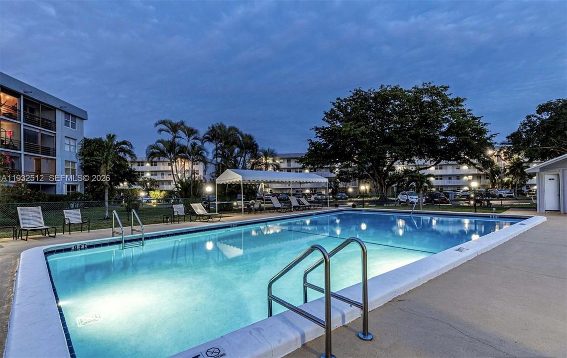 Activo con contrato: $189,900 (2 camas, 2 baños, 975 Pies cuadrados)