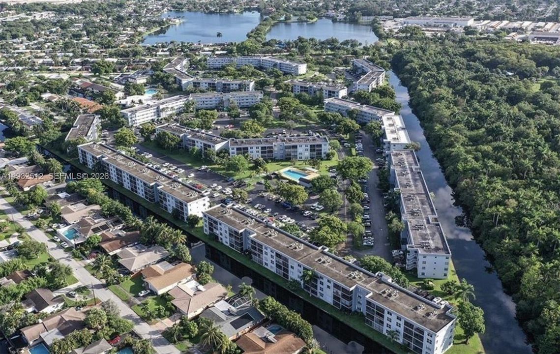 Activo con contrato: $189,900 (2 camas, 2 baños, 975 Pies cuadrados)